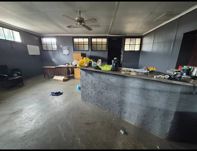 400M² WAREHOUSE TO LET IN LUIPAARDSVLEI